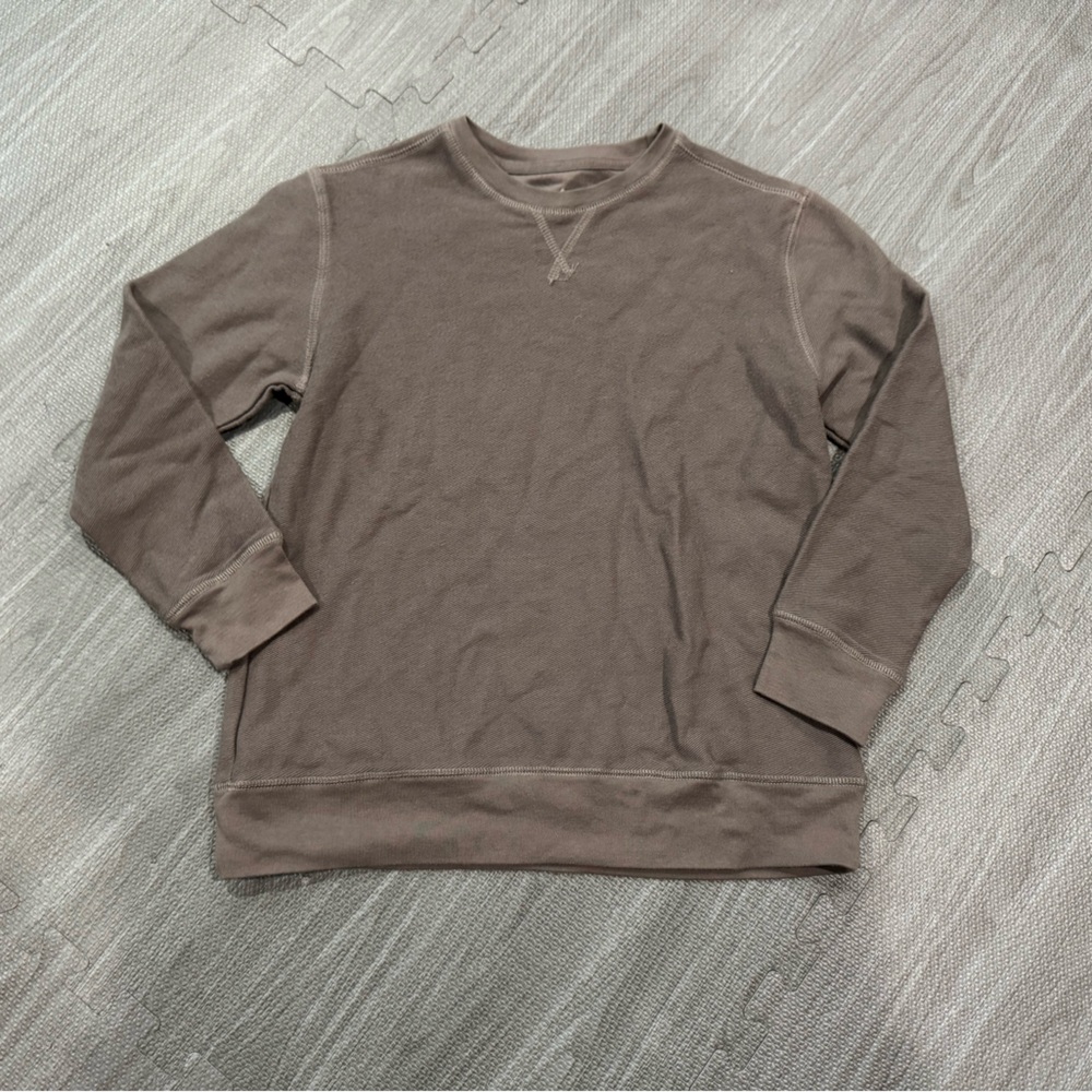 New without tags. Boys gray textured top